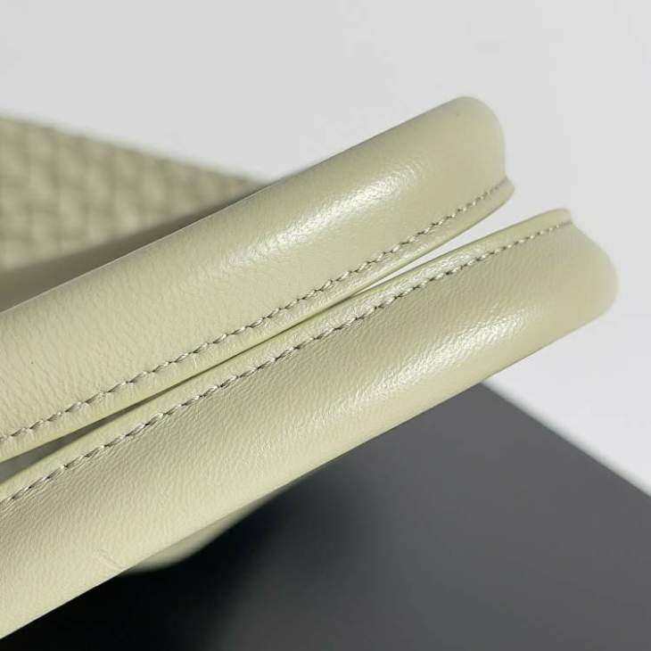 Picture of Bottega Veneta Handbags _SKUfw184061595fw